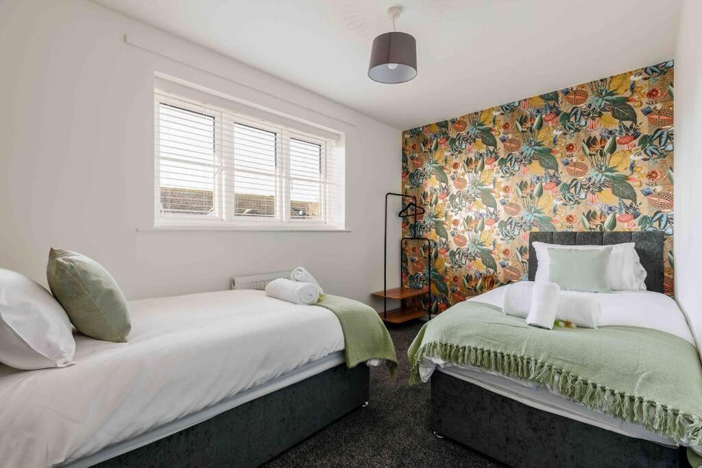 2 Bedroom House-Driveway - Bournemouth Hospital - Long Stay Discounts - Lima Apartments Ltd Exteriér fotografie